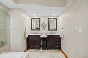 6423 Collins Ave, Miami Beach, FL 33141 - Photo 17