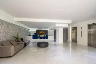 6423 Collins Ave, Miami Beach, FL 33141 - Photo 23
