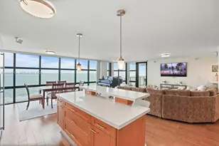 6423 Collins Ave, Miami Beach, FL 33141 - Photo 29