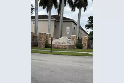 825 SW 153rd Path #825, Miami, FL 33194 - Photo 3
