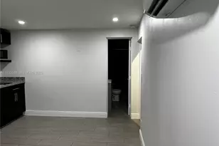 214 S 57th Ave, Hollywood, FL 33023 - Photo 5