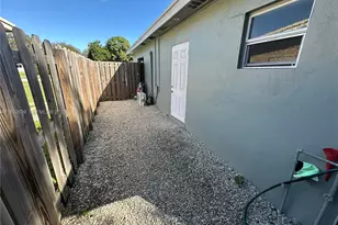 214 S 57th Ave, Hollywood, FL 33023 - Photo 3