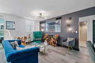 31 SE 5th St, Miami, FL 33131 - Photo 13