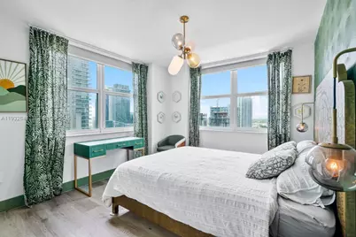 31 SE 5th St #2911, Miami, FL 33131 - Photo 17