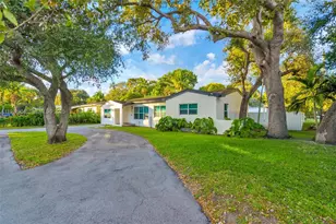 695 NE 160th St, Miami, FL 33162 - Photo 3