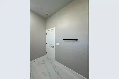 748 748 Chestnut St E, Lehigh Acres, FL 33974 - Photo 31