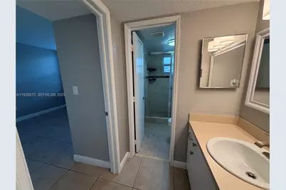 9491 Evergreen Pl #201, Davie, FL 33324 - Photo 13