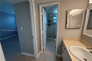 9491 Evergreen Pl, Davie, FL 33324 - Photo 13