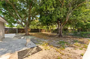 17211 NW 43rd Ave, Miami Gardens, FL 33055 - Photo 23