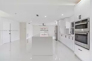 7441 NW 38th Ct, Lauderhill, FL 33319 - Photo 7