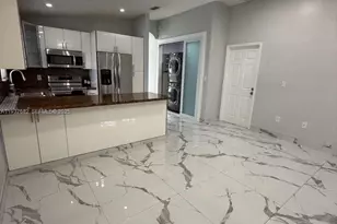 8701 NW 109th Terrace, Hialeah Gardens, FL 33018 - Photo 21