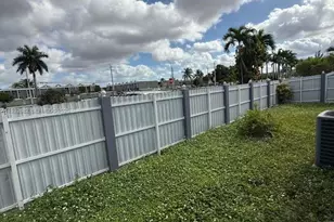 8701 NW 109th Terrace, Hialeah Gardens, FL 33018 - Photo 35