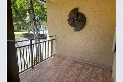 302 Lakeview Dr #203, Weston, FL 33326 - Photo 3