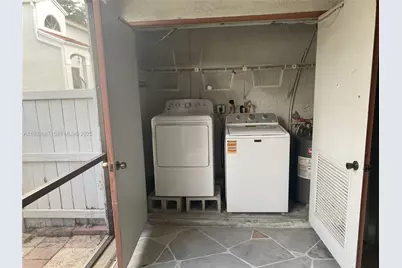 11989 NW 11th St #11989, Pembroke Pines, FL 33026 - Photo 23