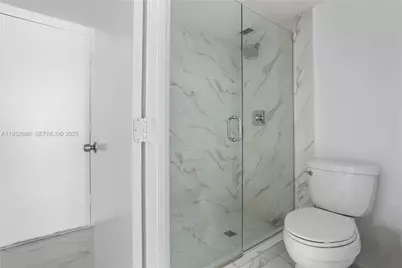 18051 Biscayne Blvd #1904-1, Aventura, FL 33160 - Photo 17