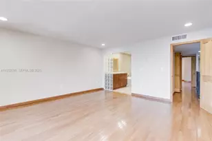 3925 NE 171 St, North Miami Beach, FL 33160 - Photo 29