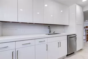 3925 NE 171 St, North Miami Beach, FL 33160 - Photo 23