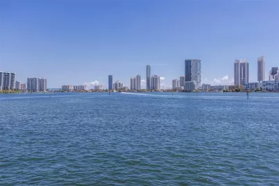 3925 NE 171st St #3925, North Miami Beach, FL 33160 - Photo 5