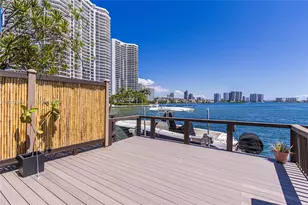 3925 NE 171 St, North Miami Beach, FL 33160 - Photo 9