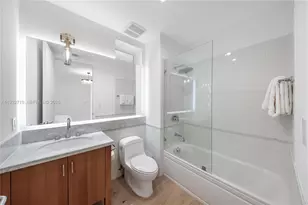 6109 W Laguna Dr W, Miami Beach, FL 33141 - Photo 43