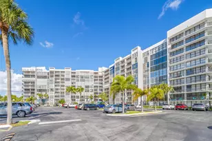 800 Parkview Dr, Hallandale Beach, FL 33009 - Photo 27