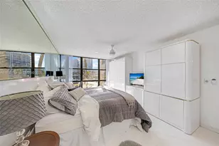 800 Parkview Dr, Hallandale Beach, FL 33009 - Photo 19