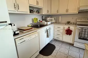 4270 NW 40th St, Lauderdale Lakes, FL 33319 - Photo 7