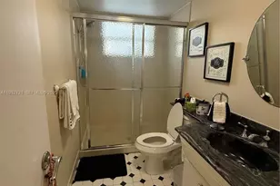 4270 NW 40th St, Lauderdale Lakes, FL 33319 - Photo 11