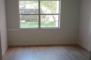 9601 Sunrise Lakes Blvd, Sunrise, FL 33322 - Photo 19