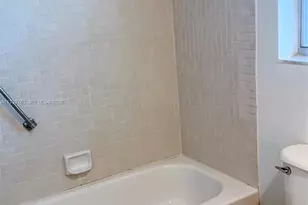 9601 Sunrise Lakes Blvd, Sunrise, FL 33322 - Photo 23