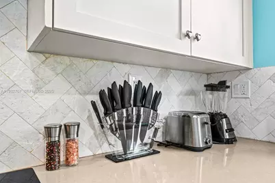 517 NE 2nd Pl, Dania Beach, FL 33004 - Photo 23