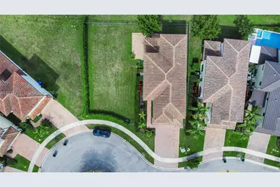 11865 SW 13th Ct, Pembroke Pines, FL 33025 - Photo 5