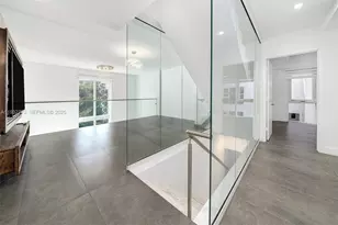 455 NE 39th St, Miami, FL 33137 - Photo 29