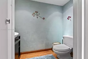 555 NE 15th St, Miami, FL 33132 - Photo 5