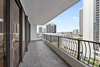 555 NE 15th St #14G, Miami, FL 33132 - Photo 13