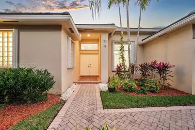 2667 Palmer Pl, Weston, FL 33332 - Photo 3