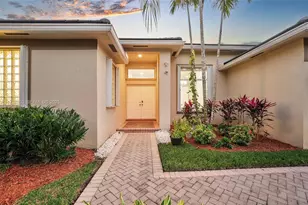 2667 Palmer Pl, Weston, FL 33332 - Photo 3