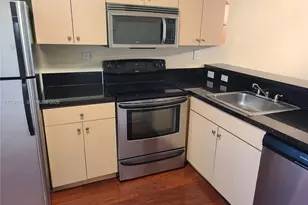 9983 S Nob Hill Ct, Sunrise, FL 33351 - Photo 3