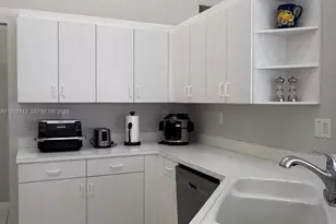 10000 NW 43rd Terrace, Doral, FL 33178 - Photo 7