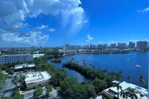 17301 Biscayne Blvd, North Miami Beach, FL 33160 - Photo 7