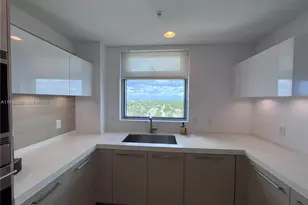 17301 Biscayne Blvd, North Miami Beach, FL 33160 - Photo 19