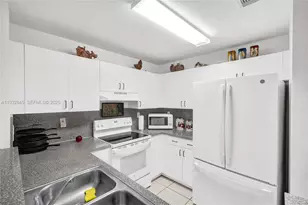 19110 NW 32nd Ave, Miami Gardens, FL 33056 - Photo 9