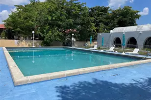 940 NE 199th St, Miami, FL 33179 - Photo 17