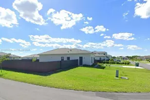 32207 SW 196th Ave, Homestead, FL 33030 - Photo 1