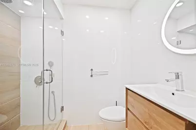 16681 NE 35th Ave #3, North Miami Beach, FL 33160 - Photo 17