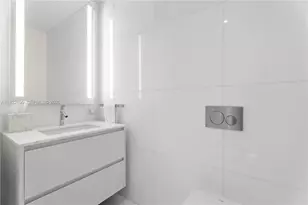 300 Biscayne Blvd Way, Miami, FL 33131 - Photo 15