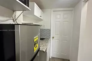 1021 SW 104th Ct, Miami, FL 33174 - Photo 5