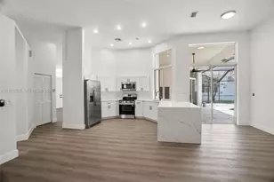 2611 Oakbrook Ln, Weston, FL 33332 - Photo 7