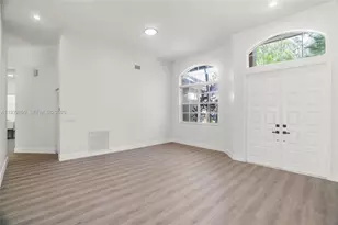 2611 Oakbrook Ln, Weston, FL 33332 - Photo 3