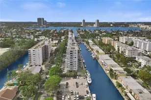 3703 NE 166th St, North Miami Beach, FL 33160 - Photo 35